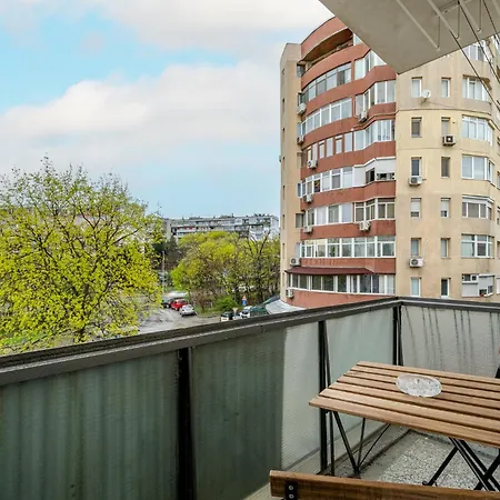 Peaceful With Free Parking Apartment Varna