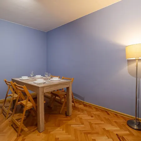 Apartment Peaceful With Free Parking *