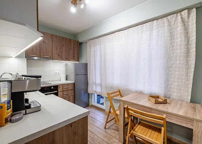 Peaceful With Free Parking Apartment *