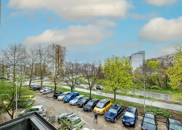 Peaceful With Free Parking *