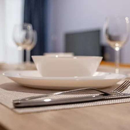 Peaceful With Free Parking Апартамент